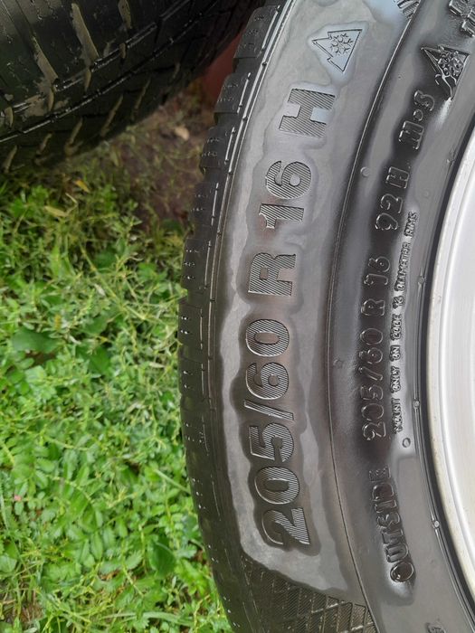 Opony zimowe z felgami 16