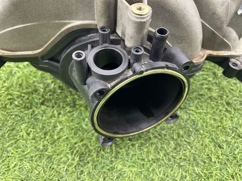 Коллектор впускной AUDI A8 D4 4,2 2011