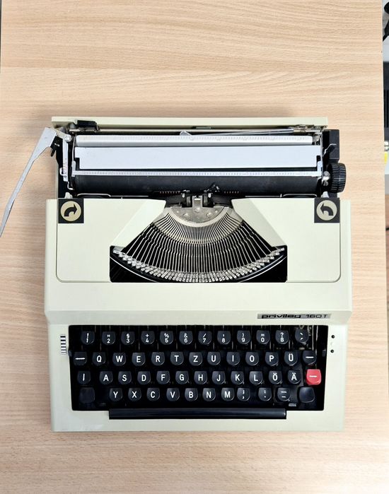 Maszyna do pisania walizkowa Privileg 160 T, Niemcy lata 70