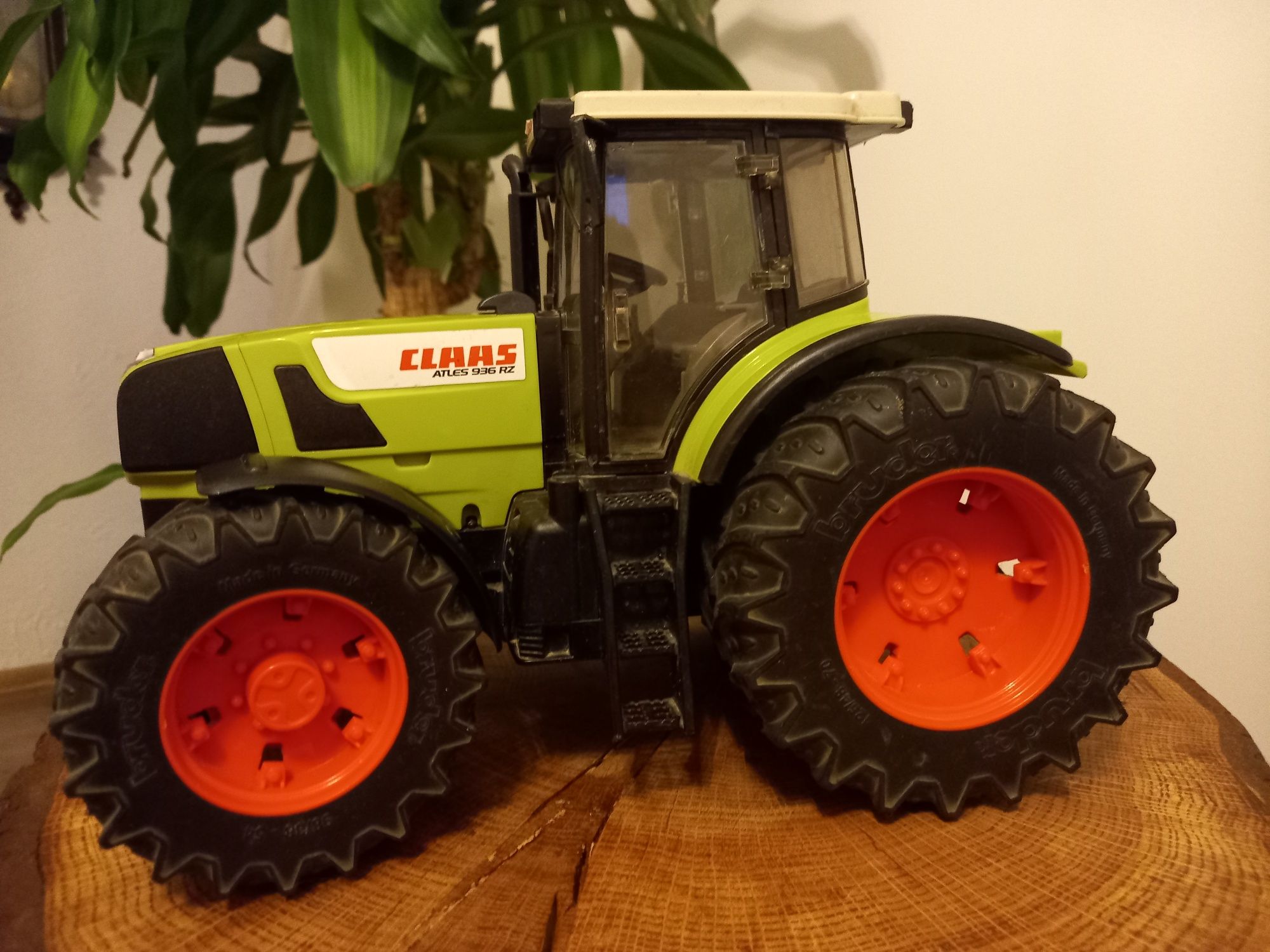 Traktor Bruder Claas ATLES 937 RZ