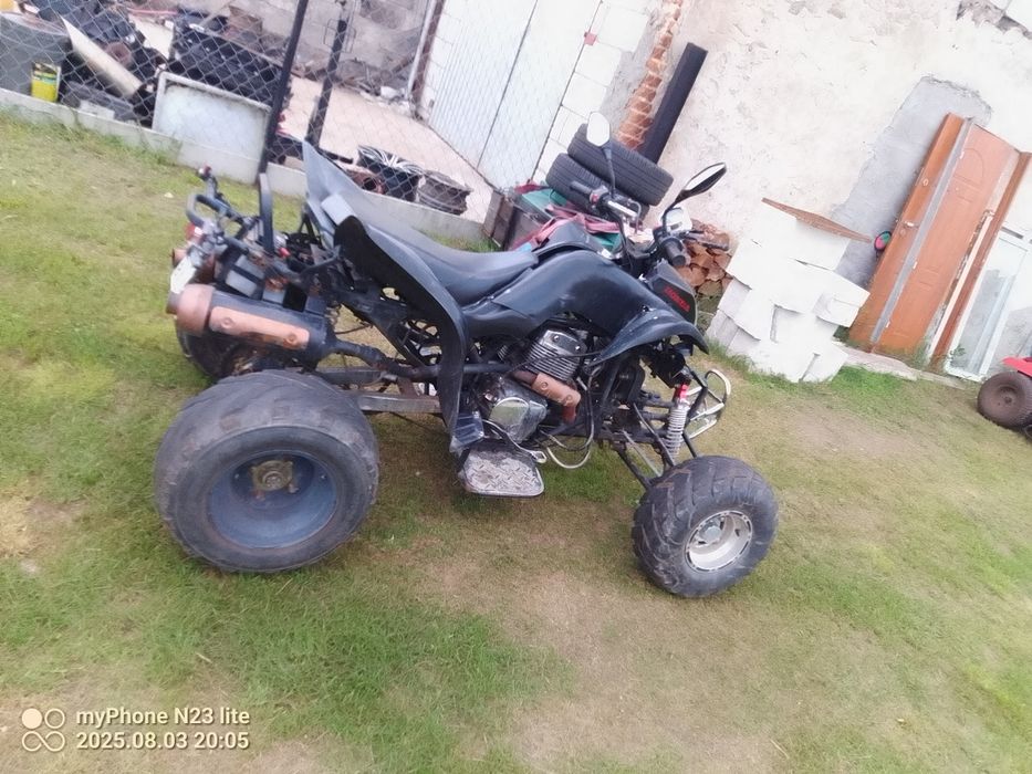Quad HONDA -250-