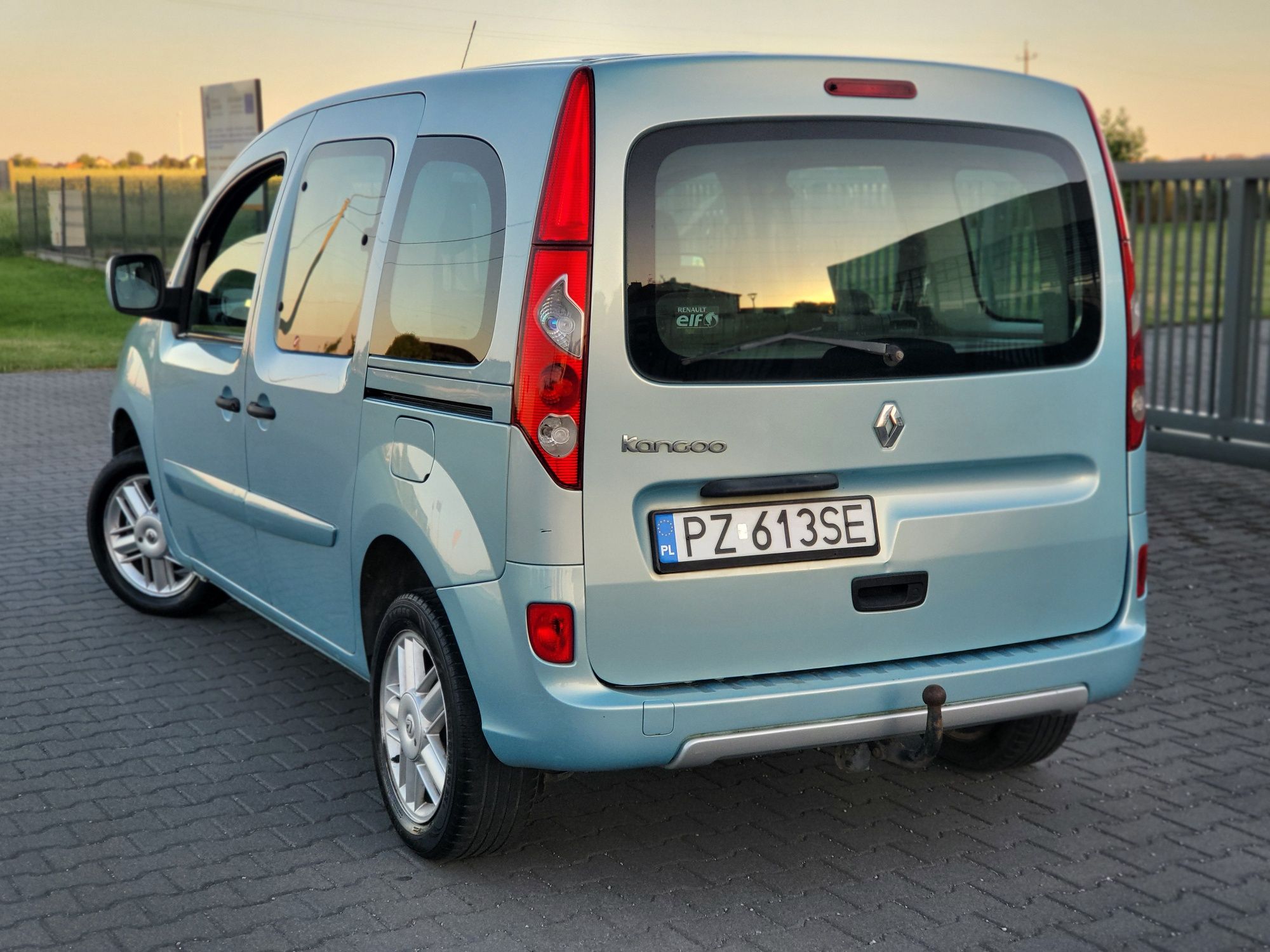 Osobowy Renault Kangoo 1.5 DCI 2010r - 6 Biegów- Klima Mrozi - 5 Osób