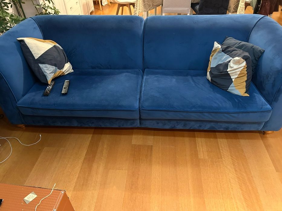 Sofá azul veludo
