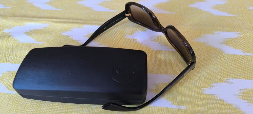 Óculos de sol originais