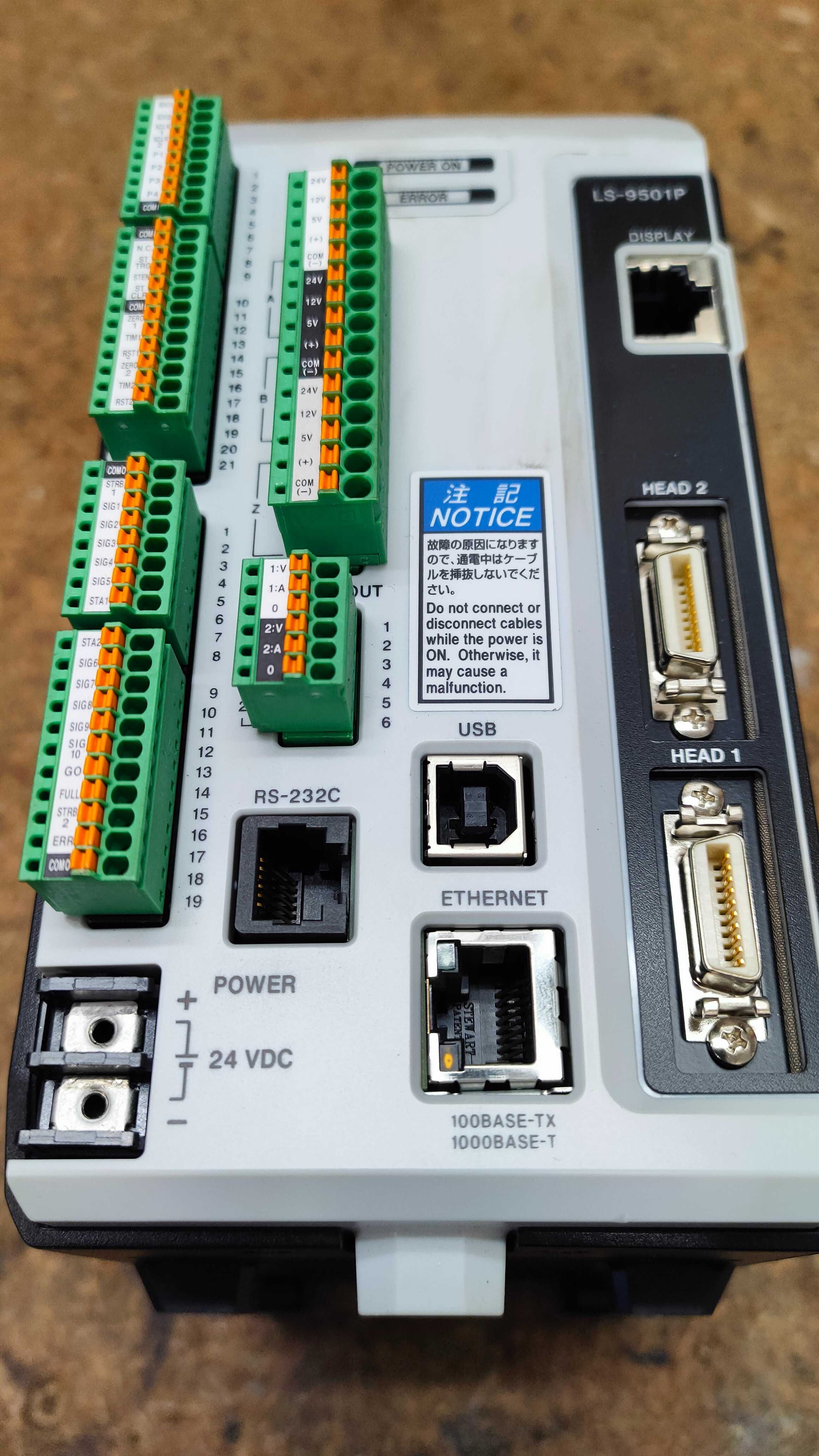 KEYENCE  LS-9501P  Sterownik typu PNP