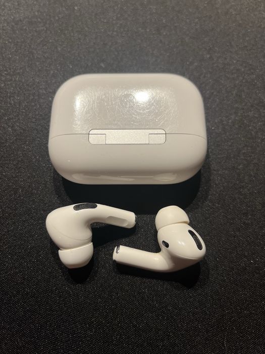 AirPods uszkodzone - czasem szumią czasem nie...