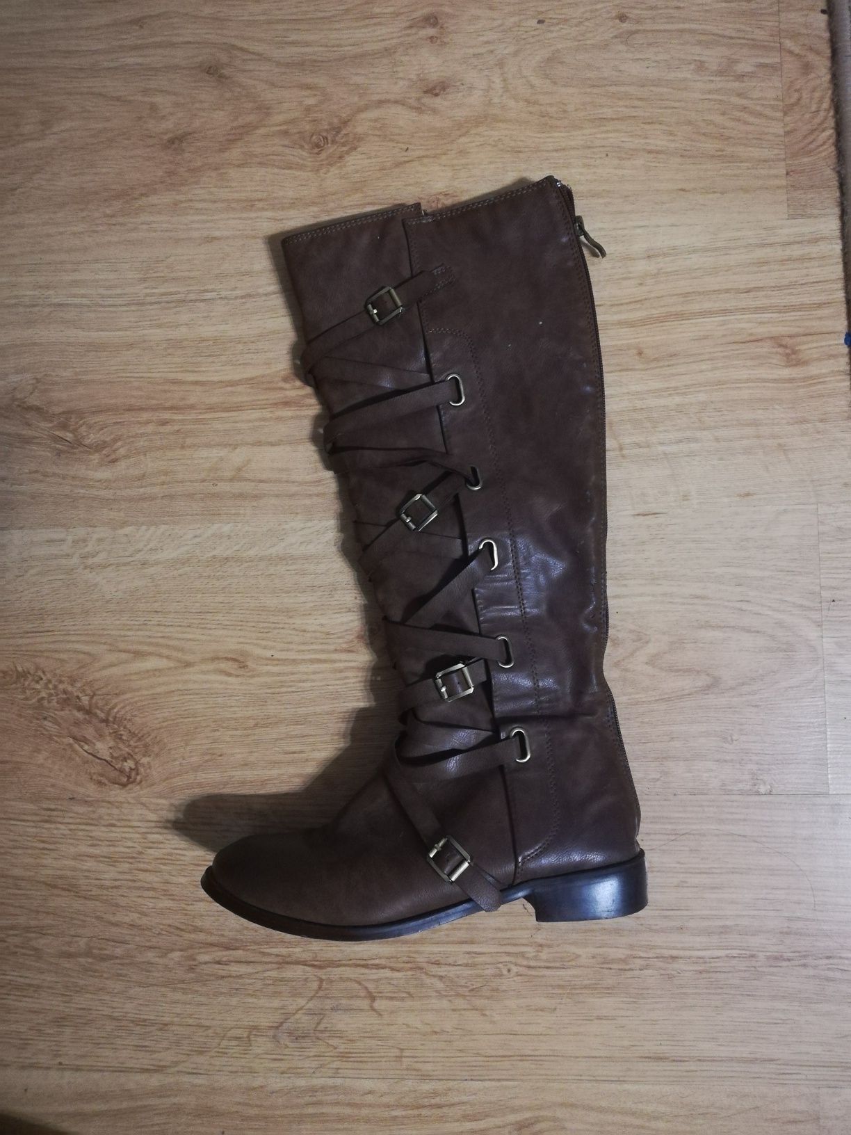 Buty kozaki z klamrami Rozmiar 40