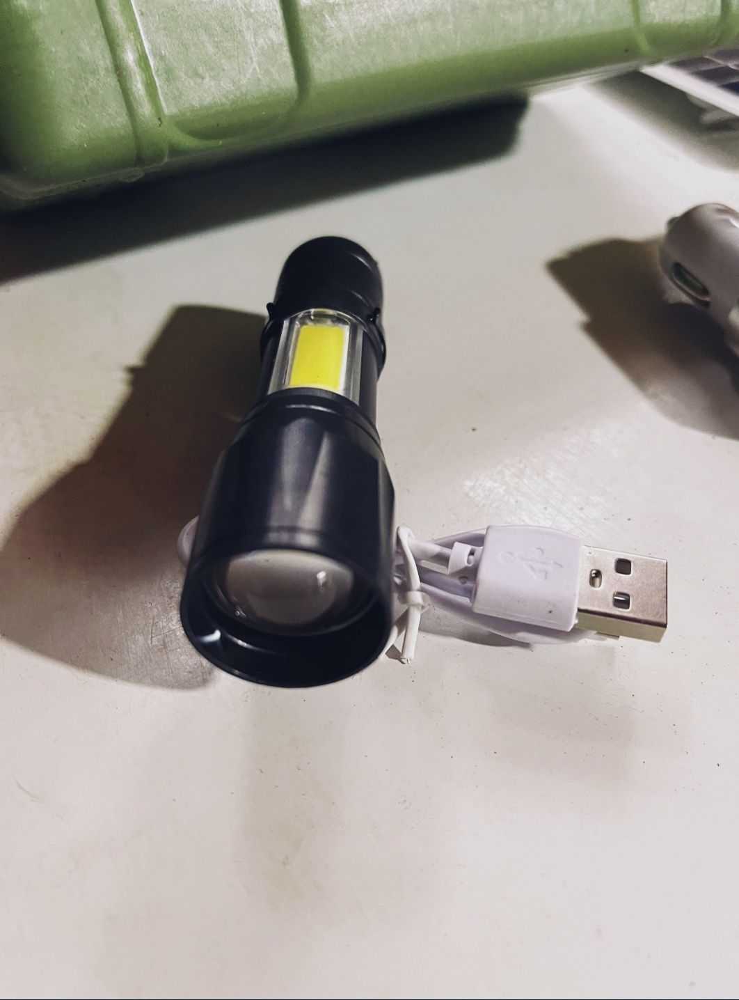 Ліхтар ручний акумуляторний з USB