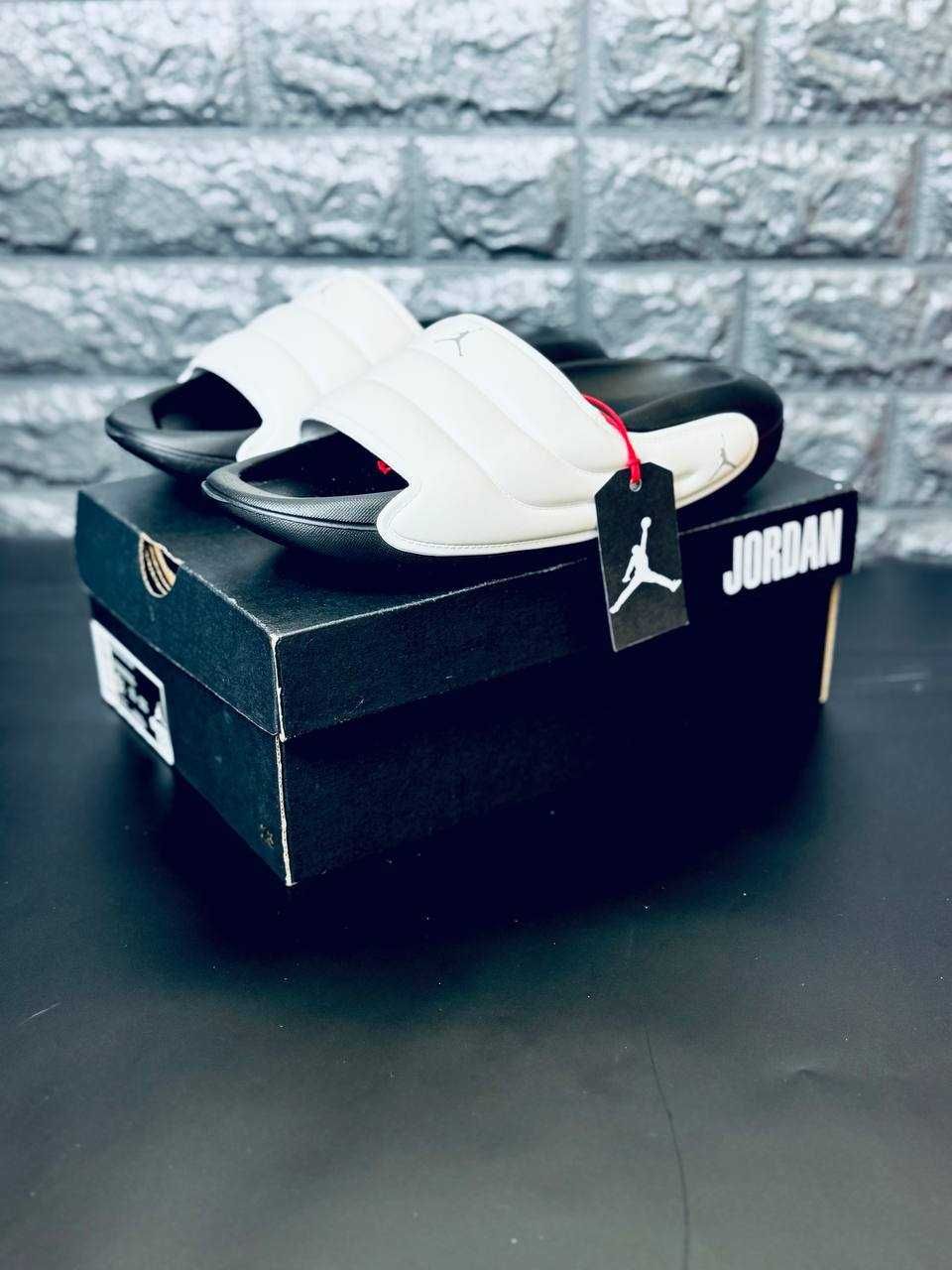 Летние шлепанцы Jordan мужские white\black. Стильні Джордан пляжні