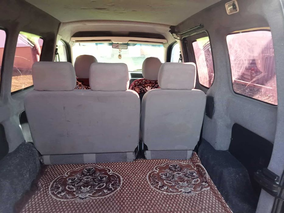 Авто Пежо Рартнер