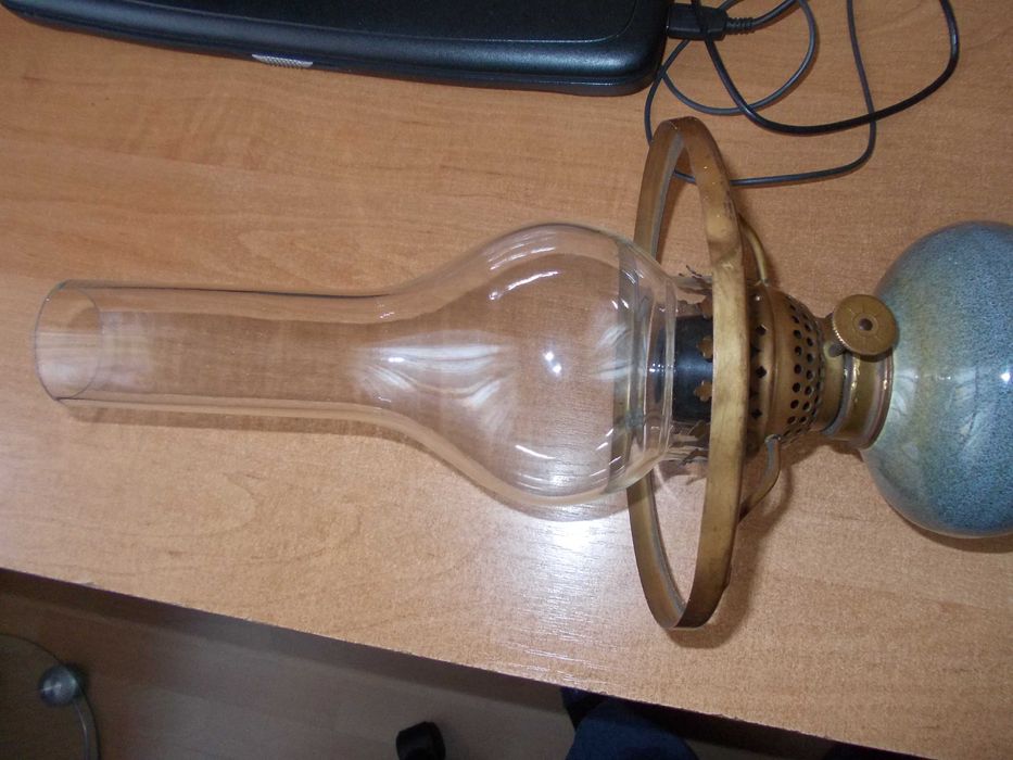 Sprzedam stylową lampę naftową