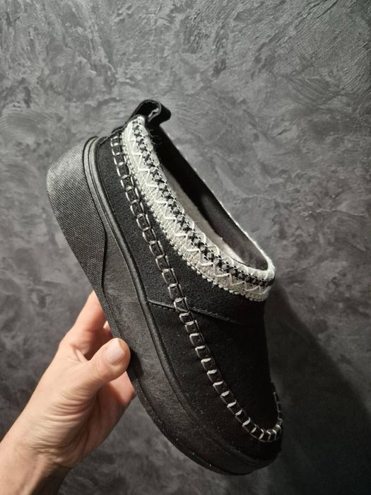 Угги уггі тапки шльопки жіночі капці чорні