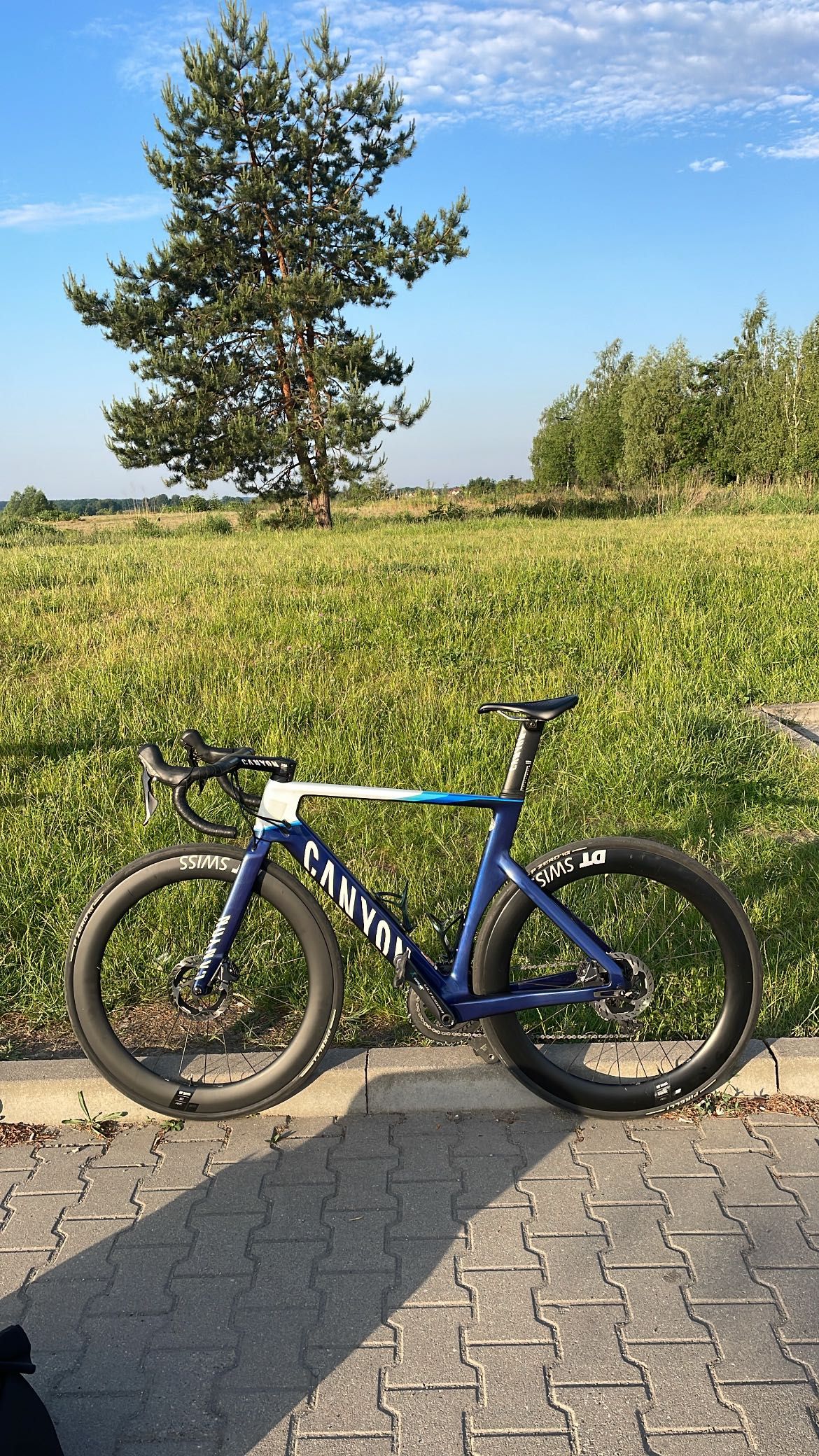 Rower szosowy Canyon Aeroad CF SL8 [M] model 2023 + pomiar mocy
