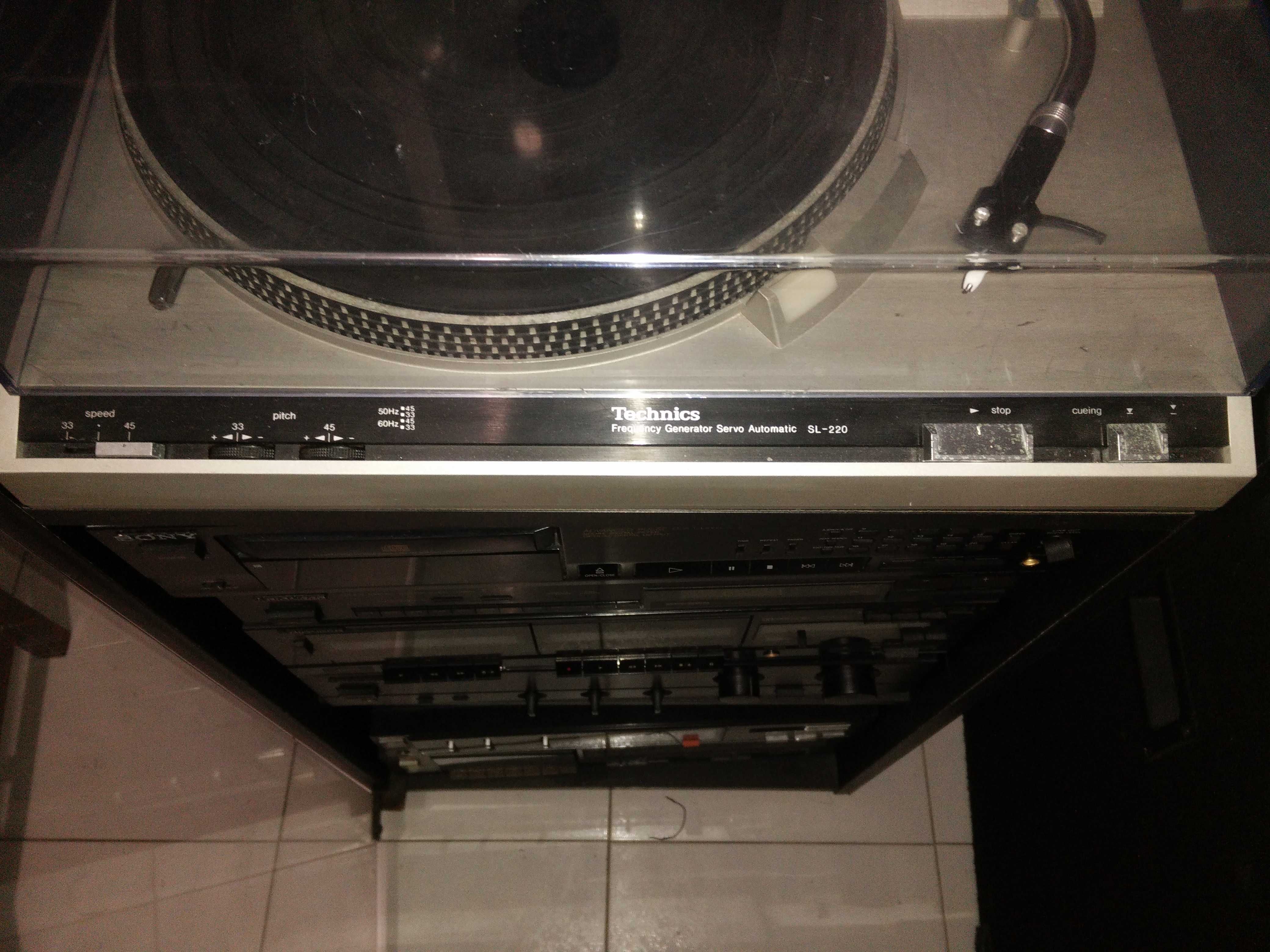 Gira discos  TECHNICS SL - 220