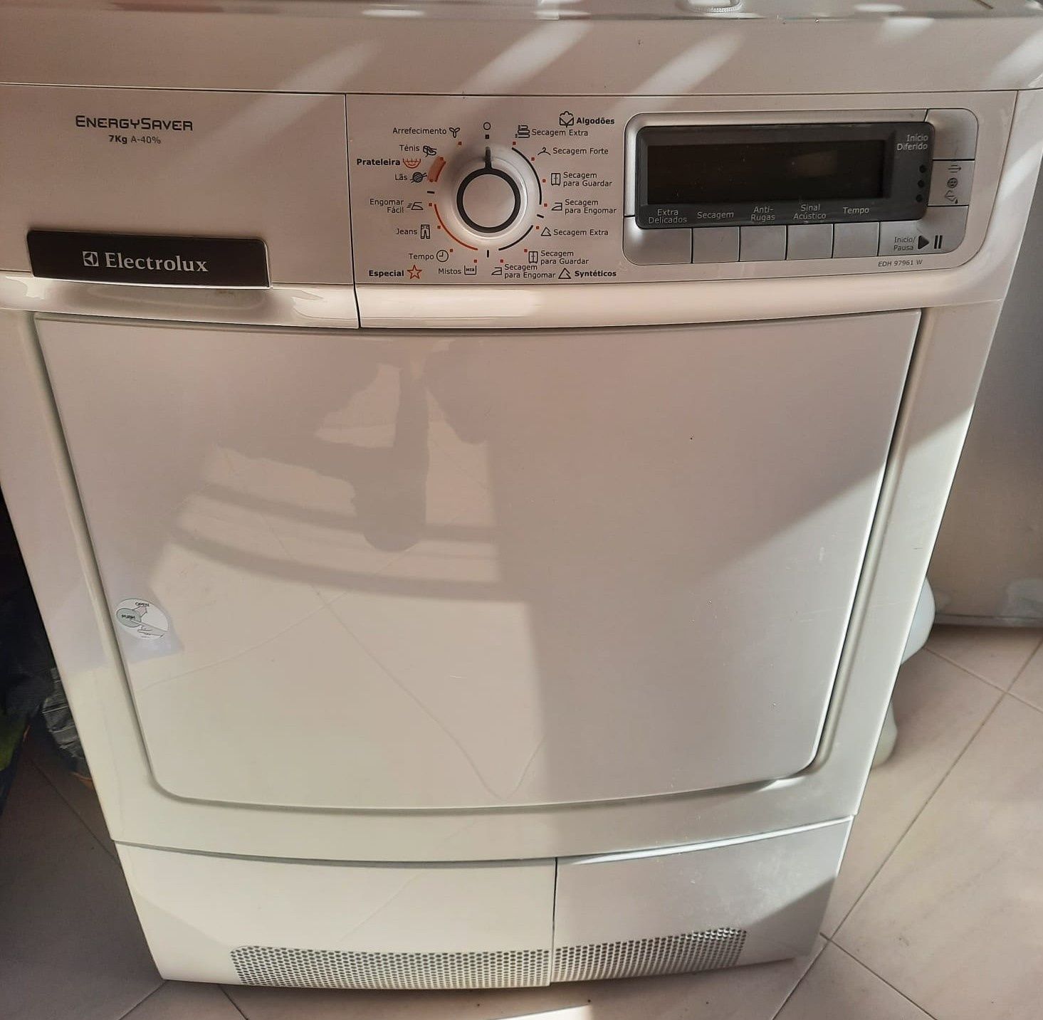 Máquina de Secar Roupa Electrolux 7kg