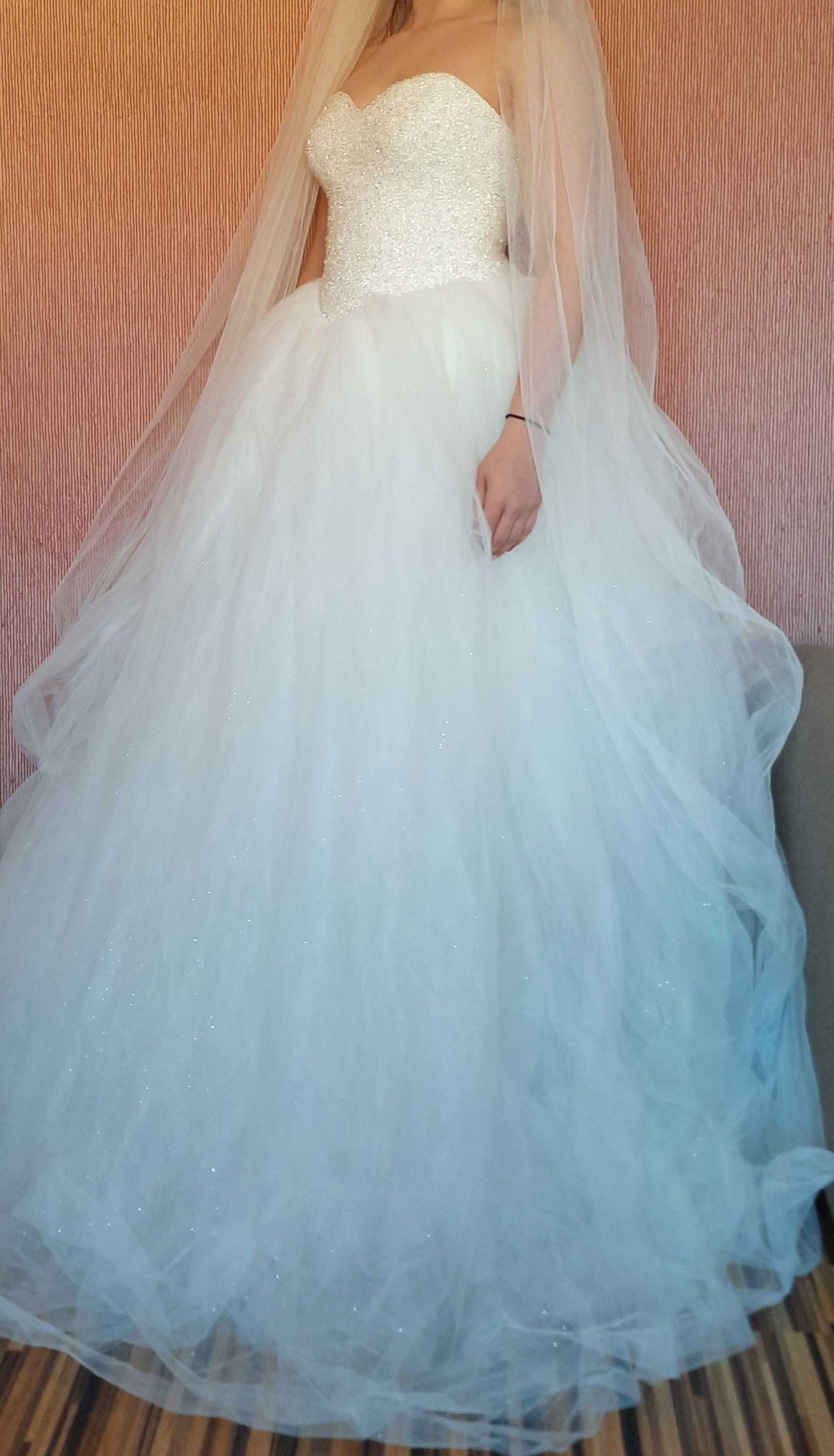 Весільне плаття,  корсет Сваровскі, у відмінному стані,   42-44