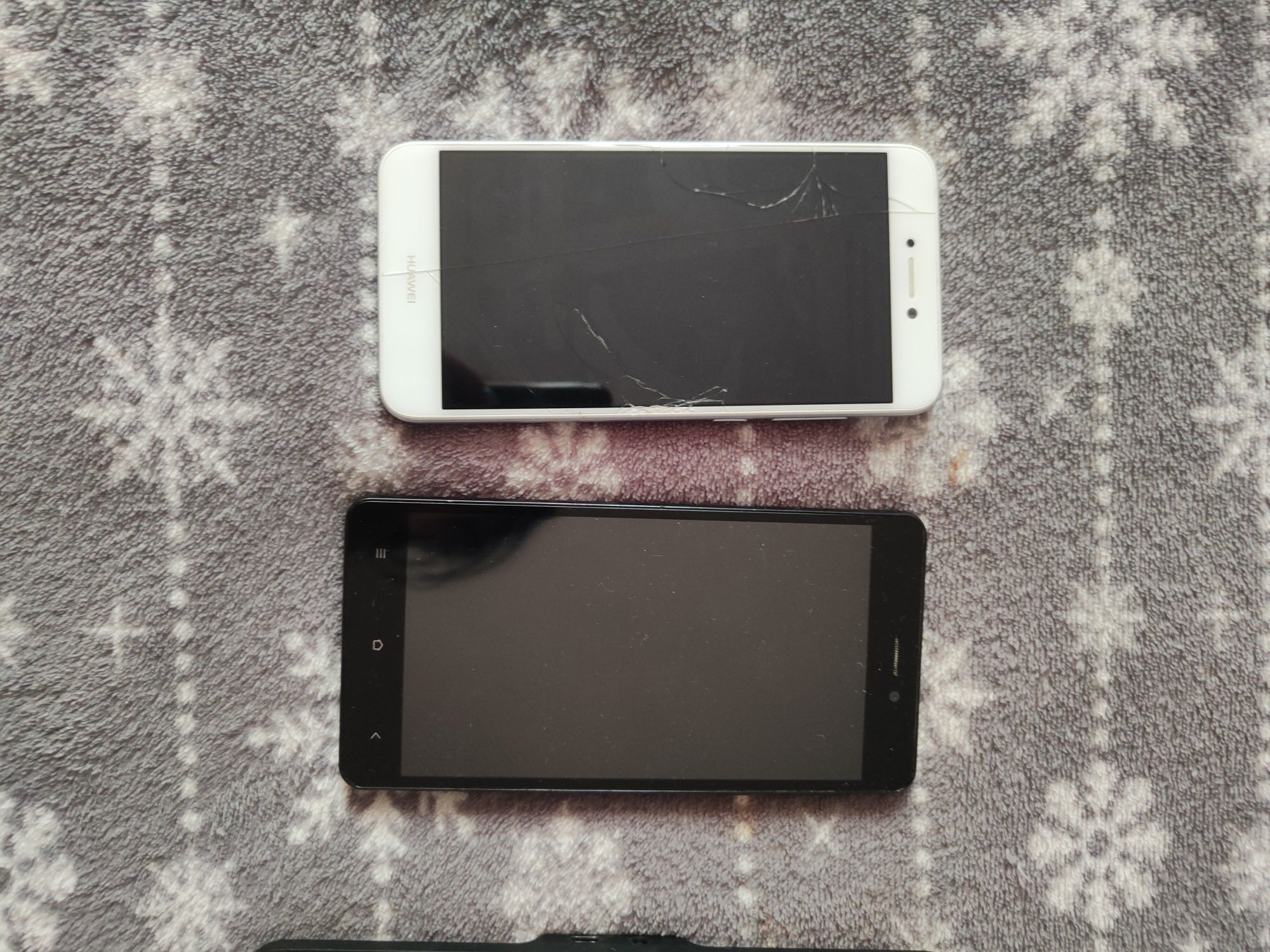 Uszkodzone telefony i tablet