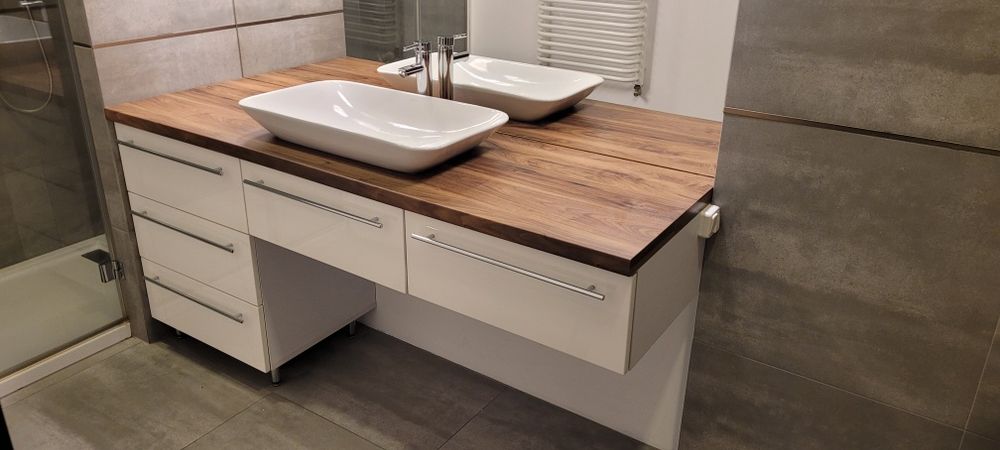 Szafka łazienkowa z blatem