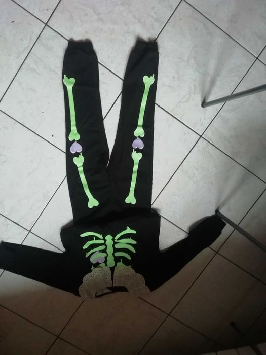 Dres HM 122 idealny też na Halloween