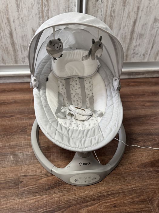 Заколисуючий центр гойдалка MoMi Kenani