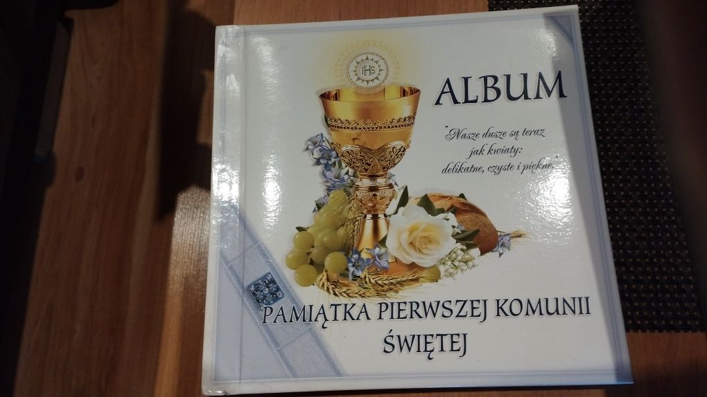 Album,pamiątka pierwszej komunii Świętej