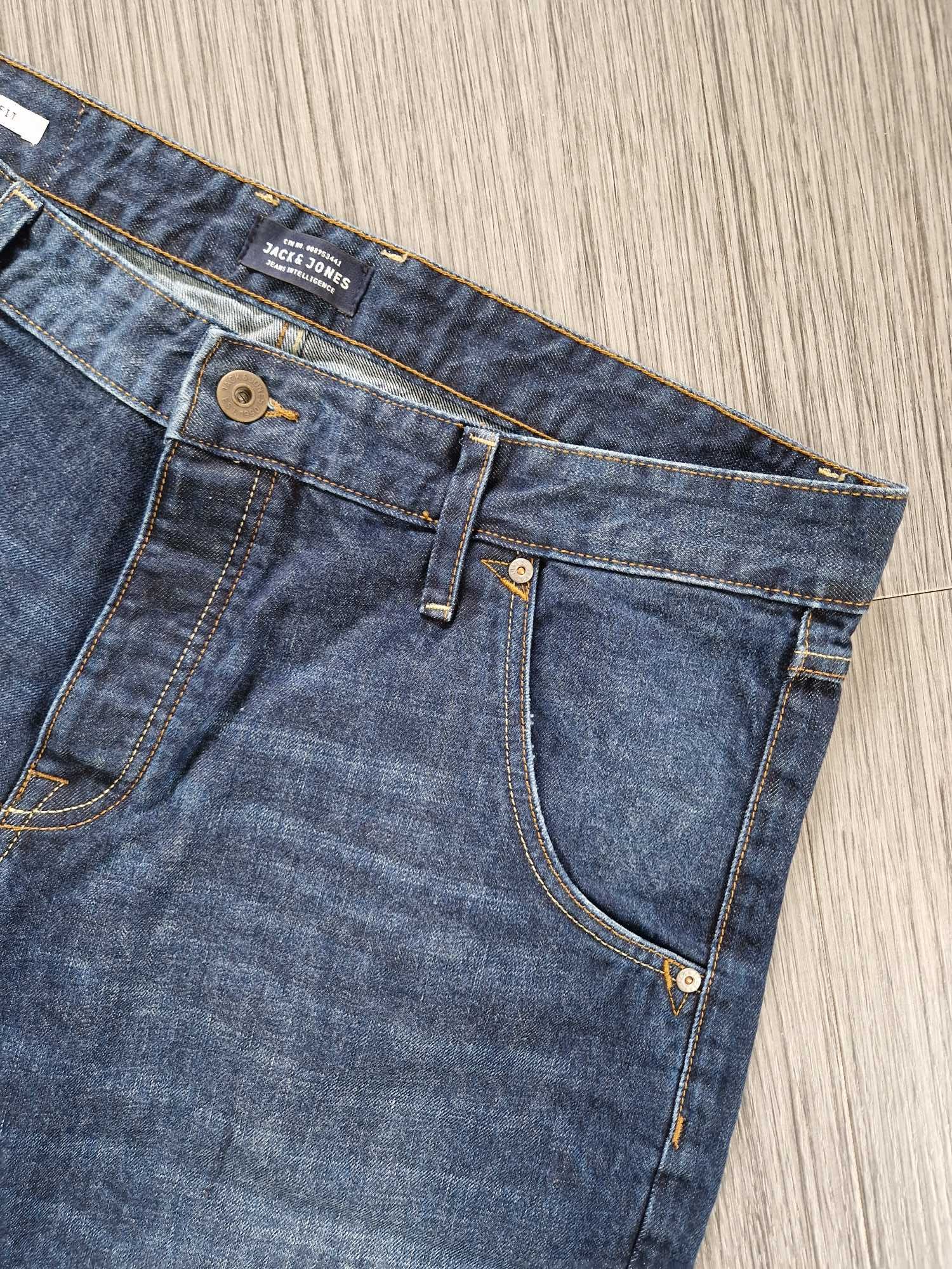 Nowe, dżinsowe spodenki marki Jack & Jones