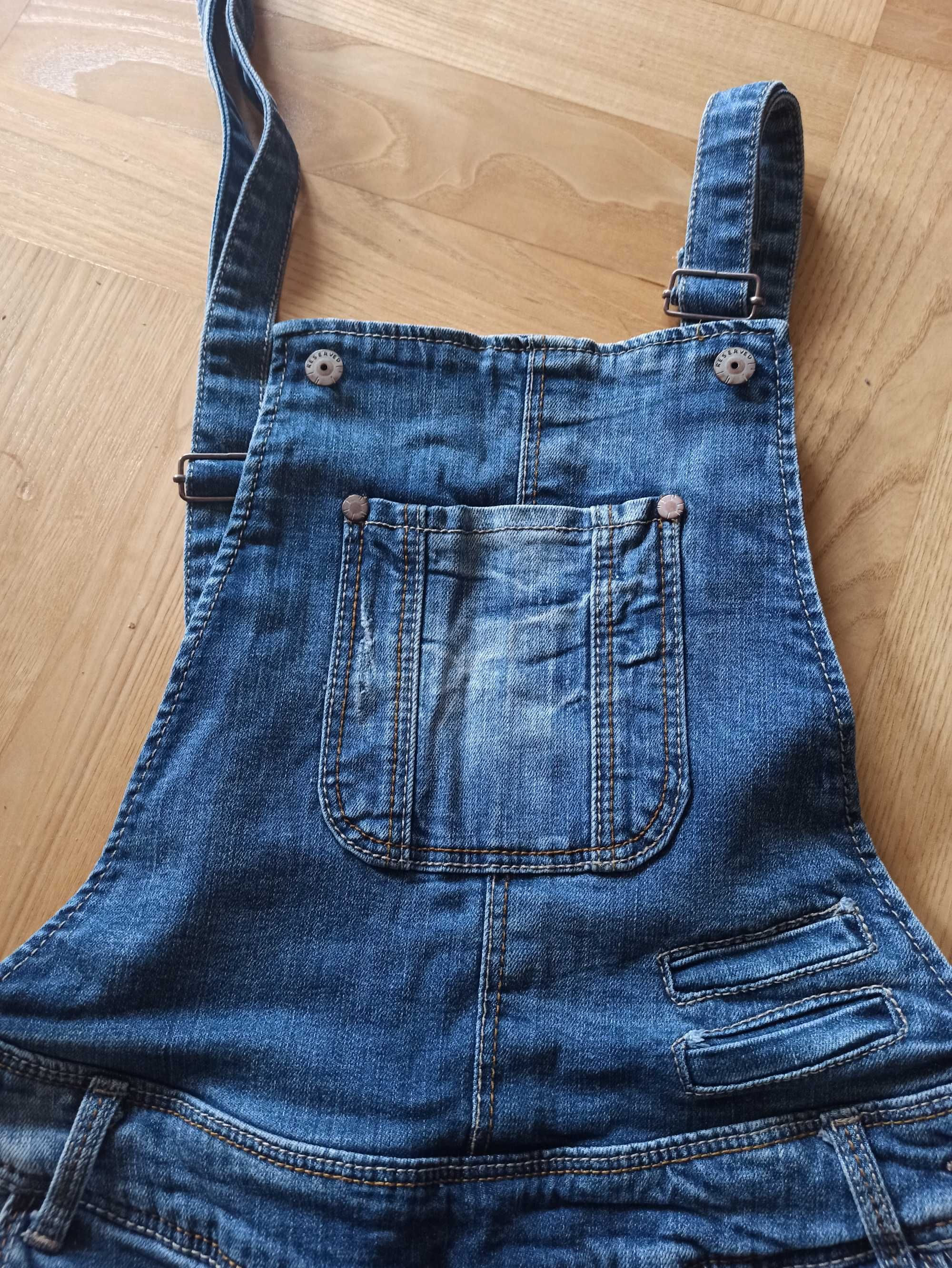 Reserved spodenki krótkie z szelkami typu ogrodniczki jeans