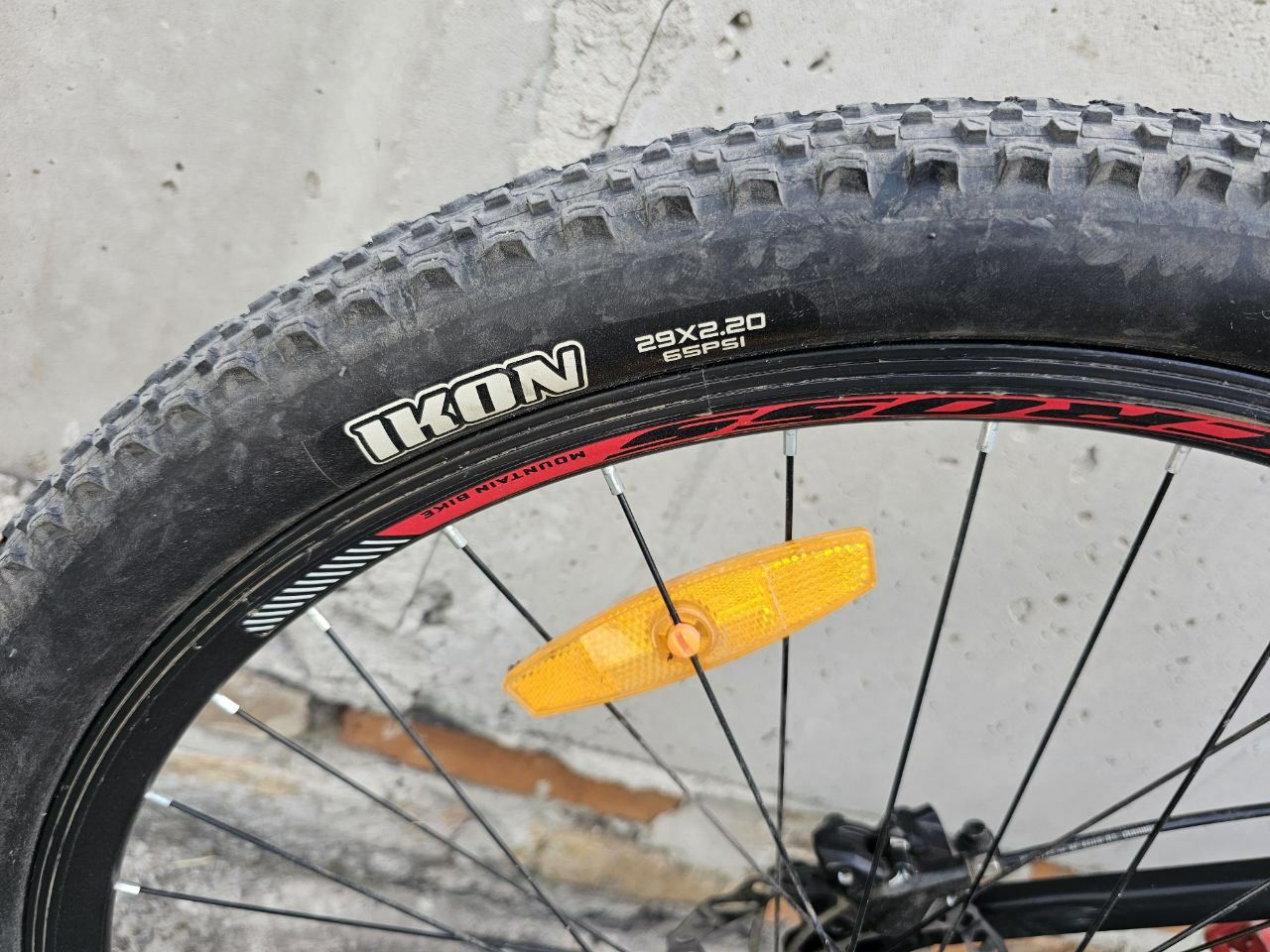 Надійний велосипед! Гідравлика Shimano 24 швидкості