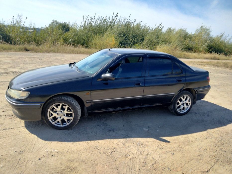 Продаю Пежо, машина їздить що дня, масла не бере ,