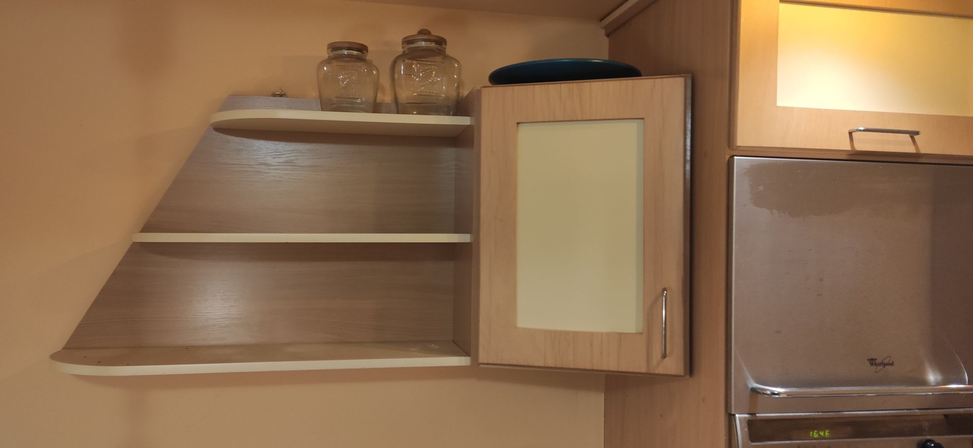 Szafka wisząca do kuchni lub przedpokoju