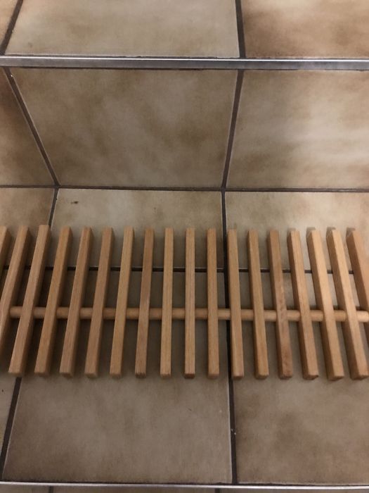 Grill maskownica na grzejnik podłogowy