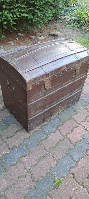 Kufer posagowy Francja