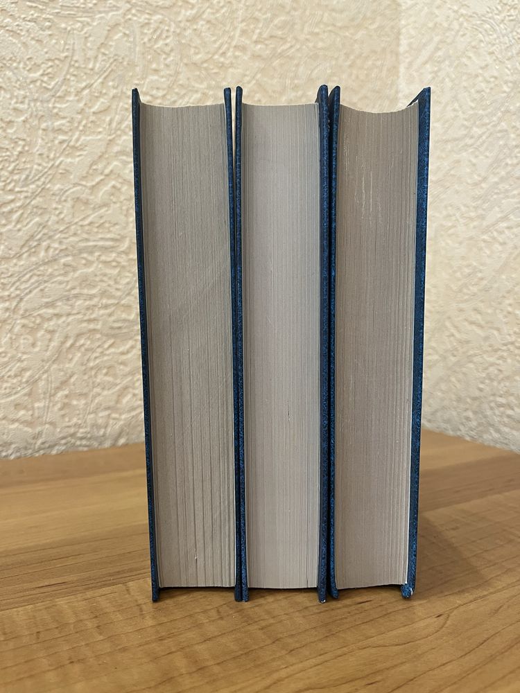 Книги Михаила Зощенко «Аристократка», «Веселая жизнь»