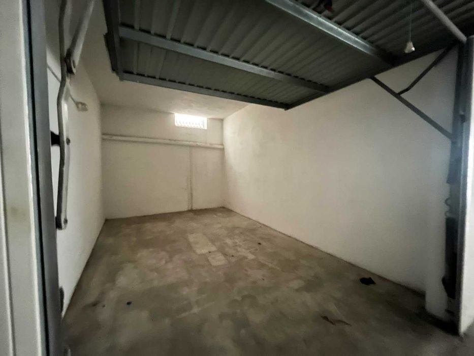 Arrenda-se Garagem Box Privada - 15m2