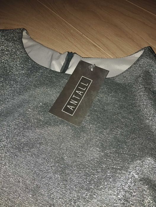 Sylwestrowa sukienka srebrna metaliczna New Year's EVE party dress