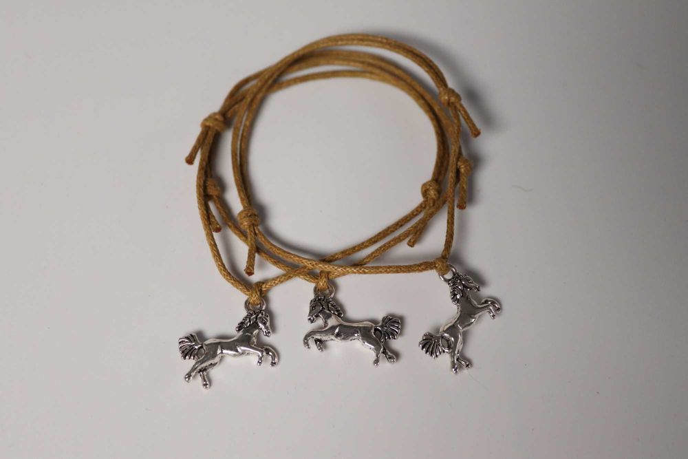 brnsoletka sznurkowa dębujący koń jasny brąz