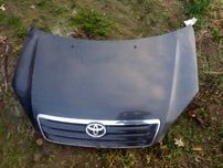 toyota avensis VERSO 01- maska przód grill