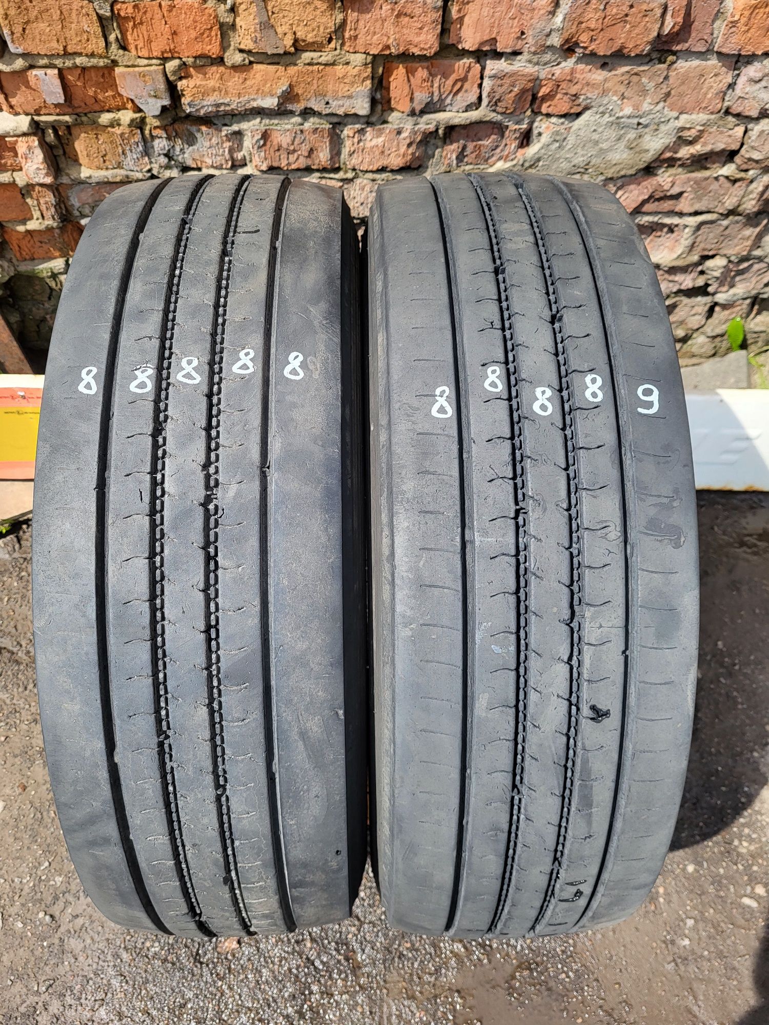 Шини 245/70 R-17.5