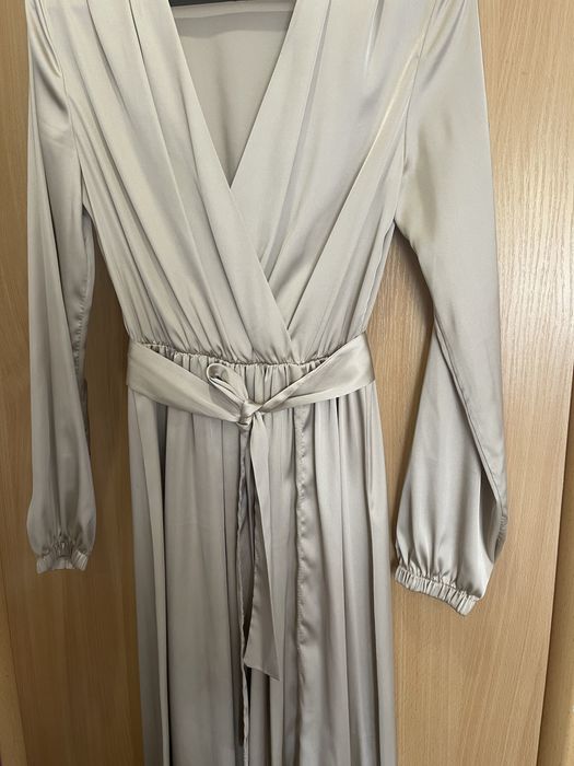 Святкова жіноча сукня