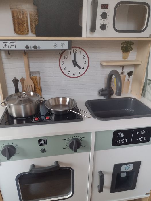 Kuchnia drewniana dla dzieci