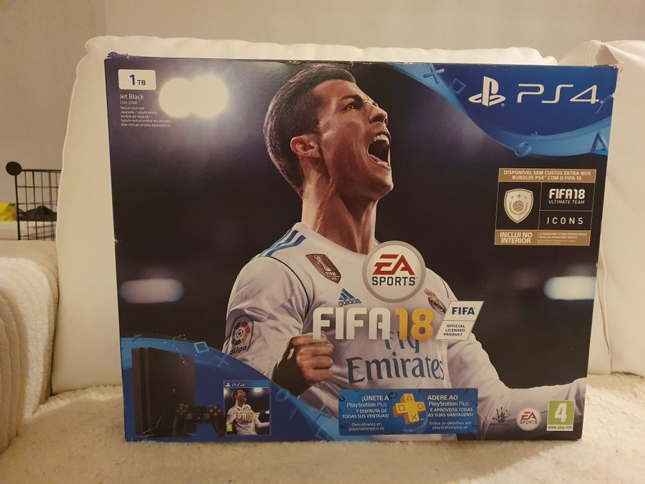PS4 Slim 1 TB como nova + 1 comando + 4 jogos