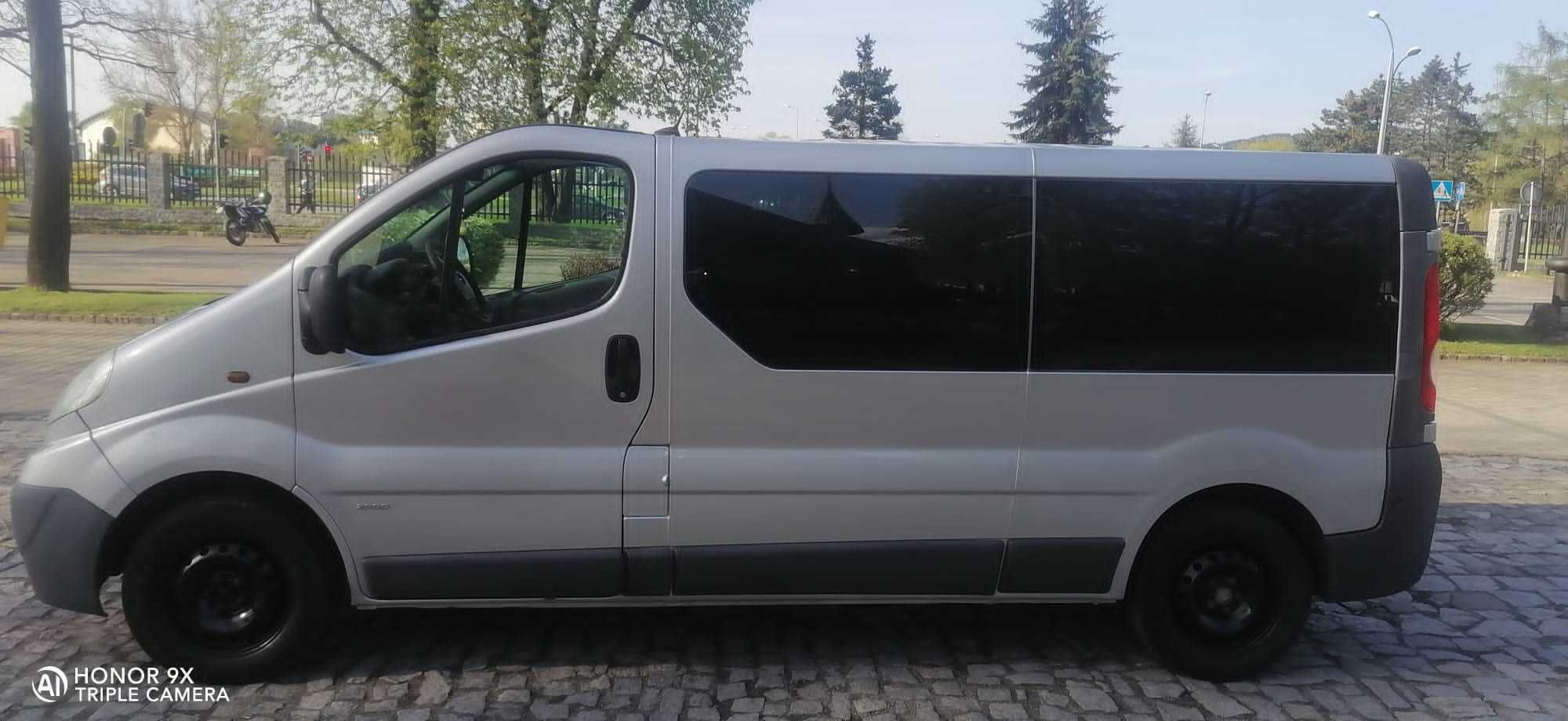 Wynajem busa 9 osobowego