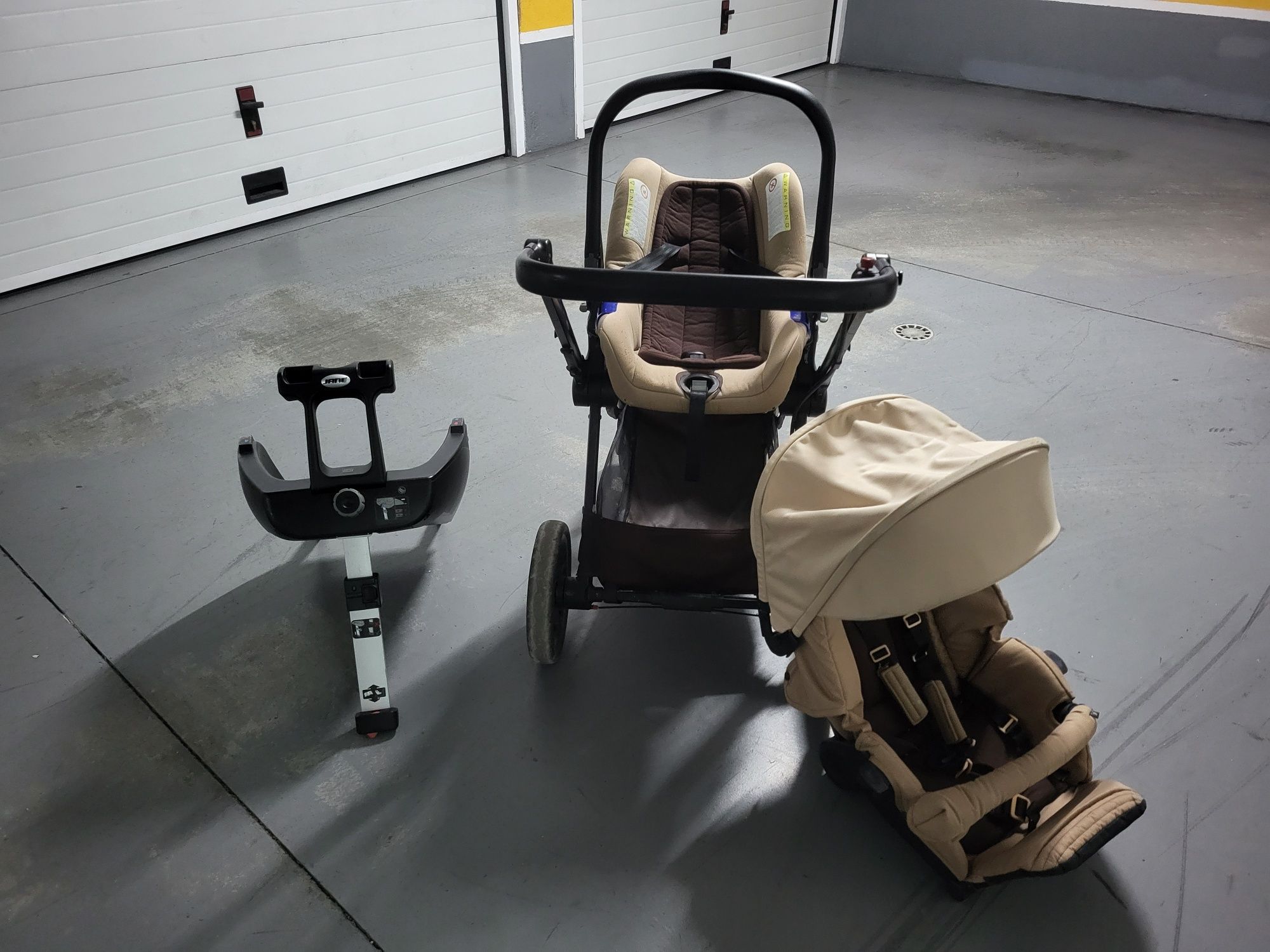 Carrinho de bebe + ovo + cadeira + base isofix