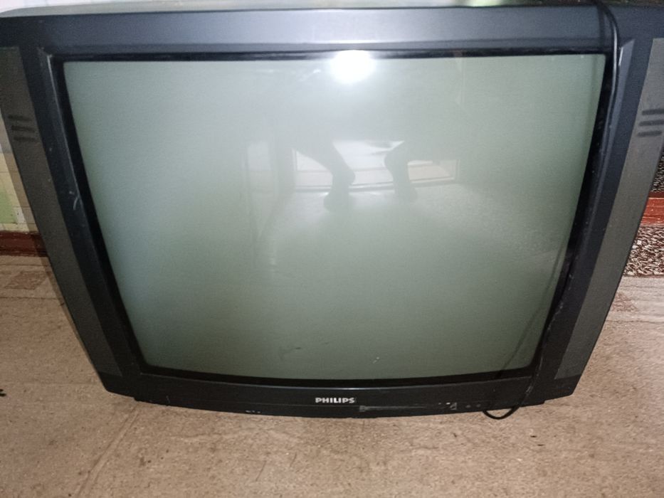 Продам б/в телевізор Philips