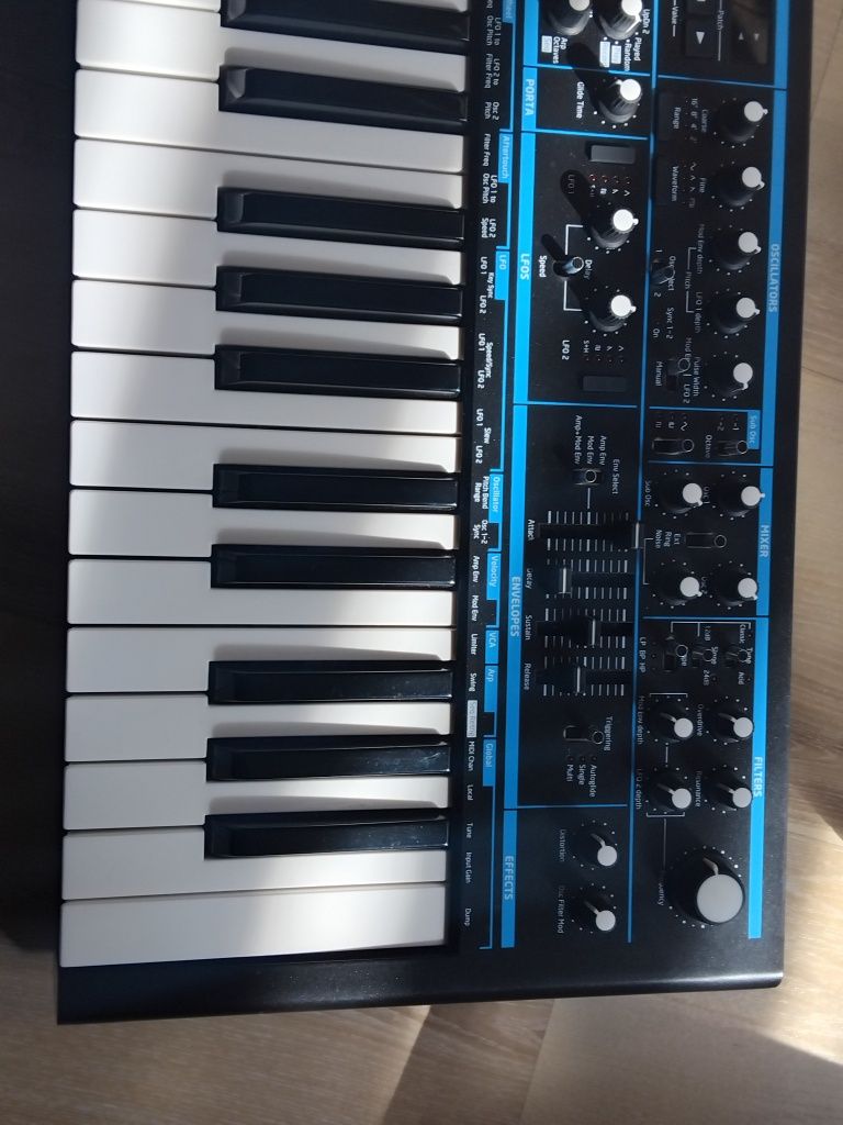 Syntezator Novation bass station 2