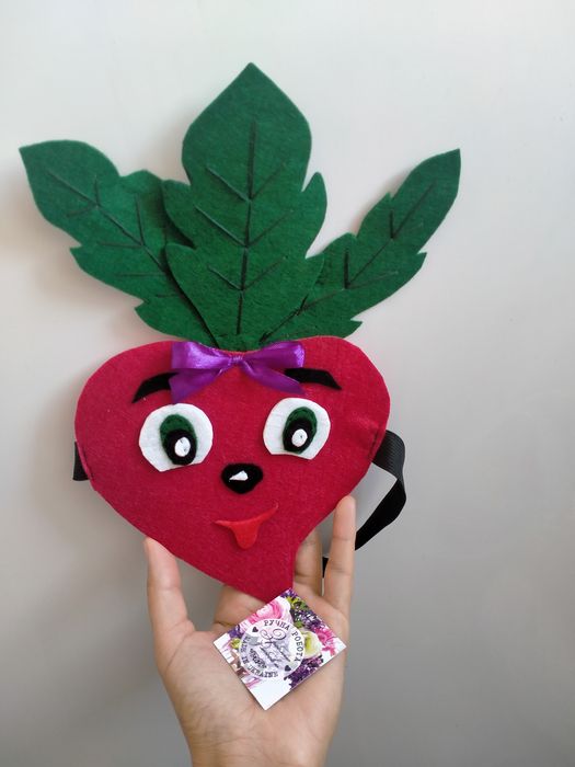 Волк,буряк,зайчик, миша ,лиса , мандарини