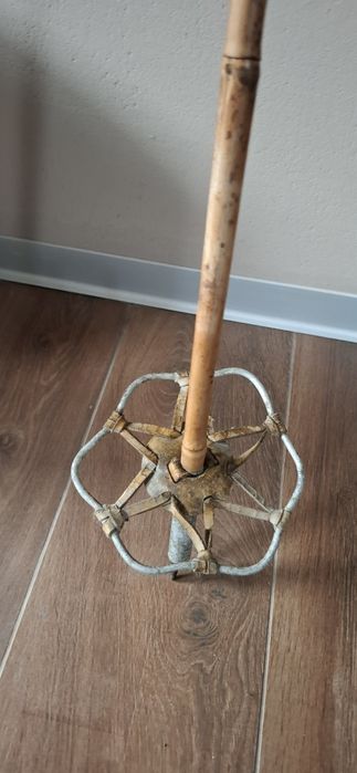 Stary kijek narciarski przedwojenny