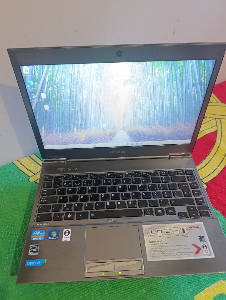 Toshiba Portege Z830 Ultrabook (i5-2467M - 10GB RAM - 256GB SSD)