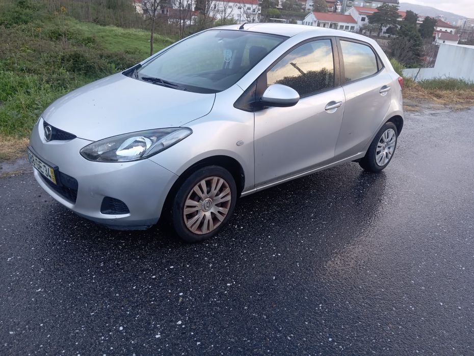 Mazda 2 impecável