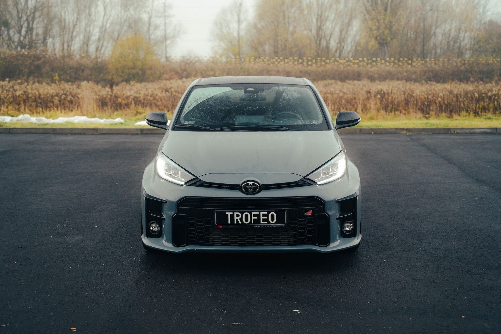 Wynajem Toyota GR Yaris Eventuri bez kaucji wypożyczalnia samochodów